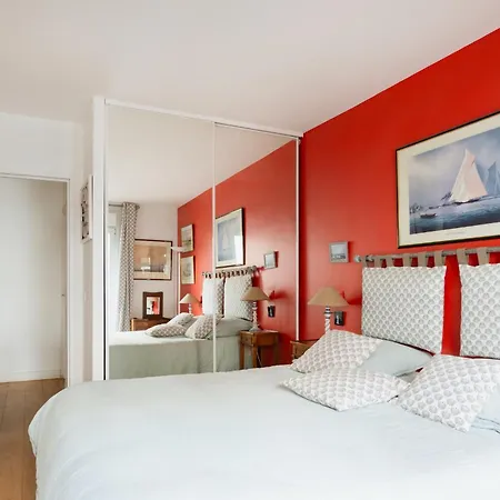 Apartment Eiffel Tower Elegant